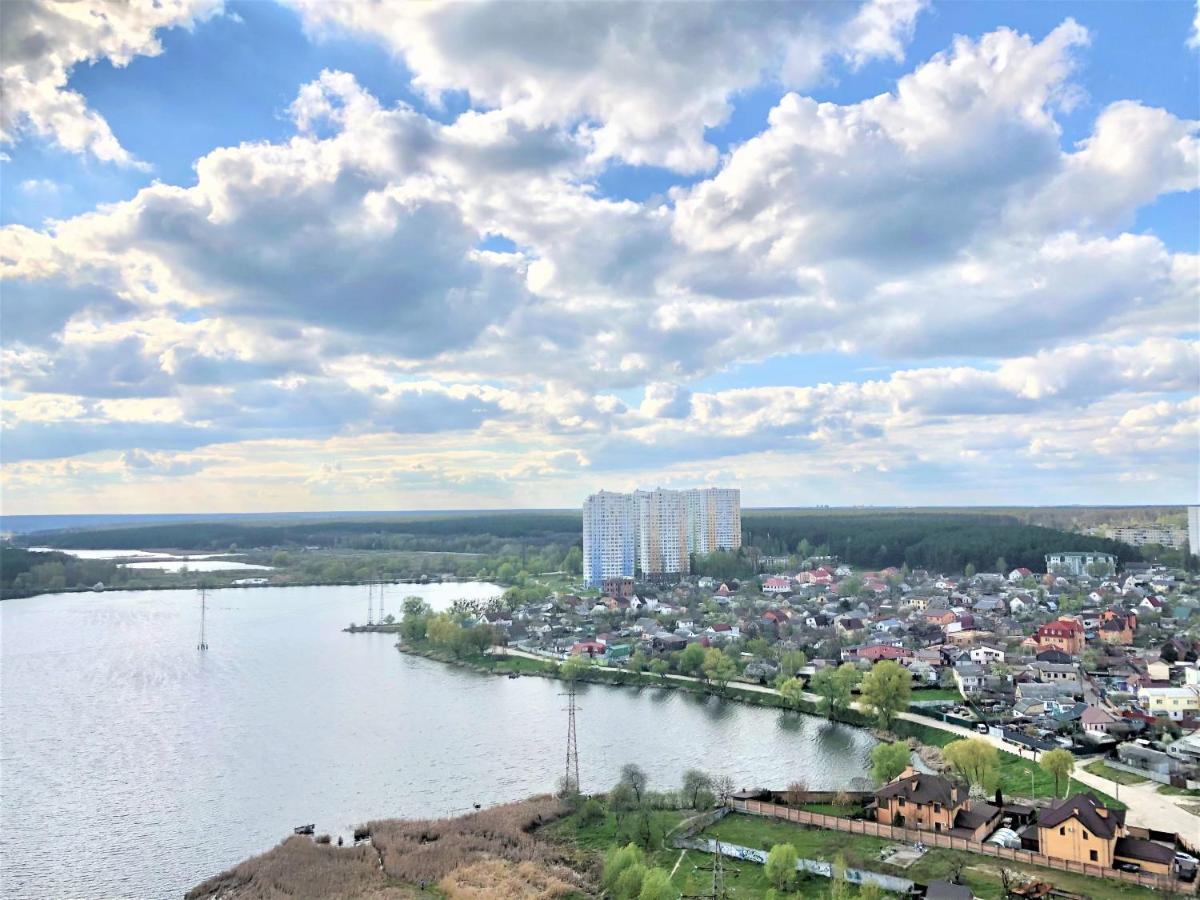 Vip Апартаменти З Видом На Озеро Kiev Esterno foto