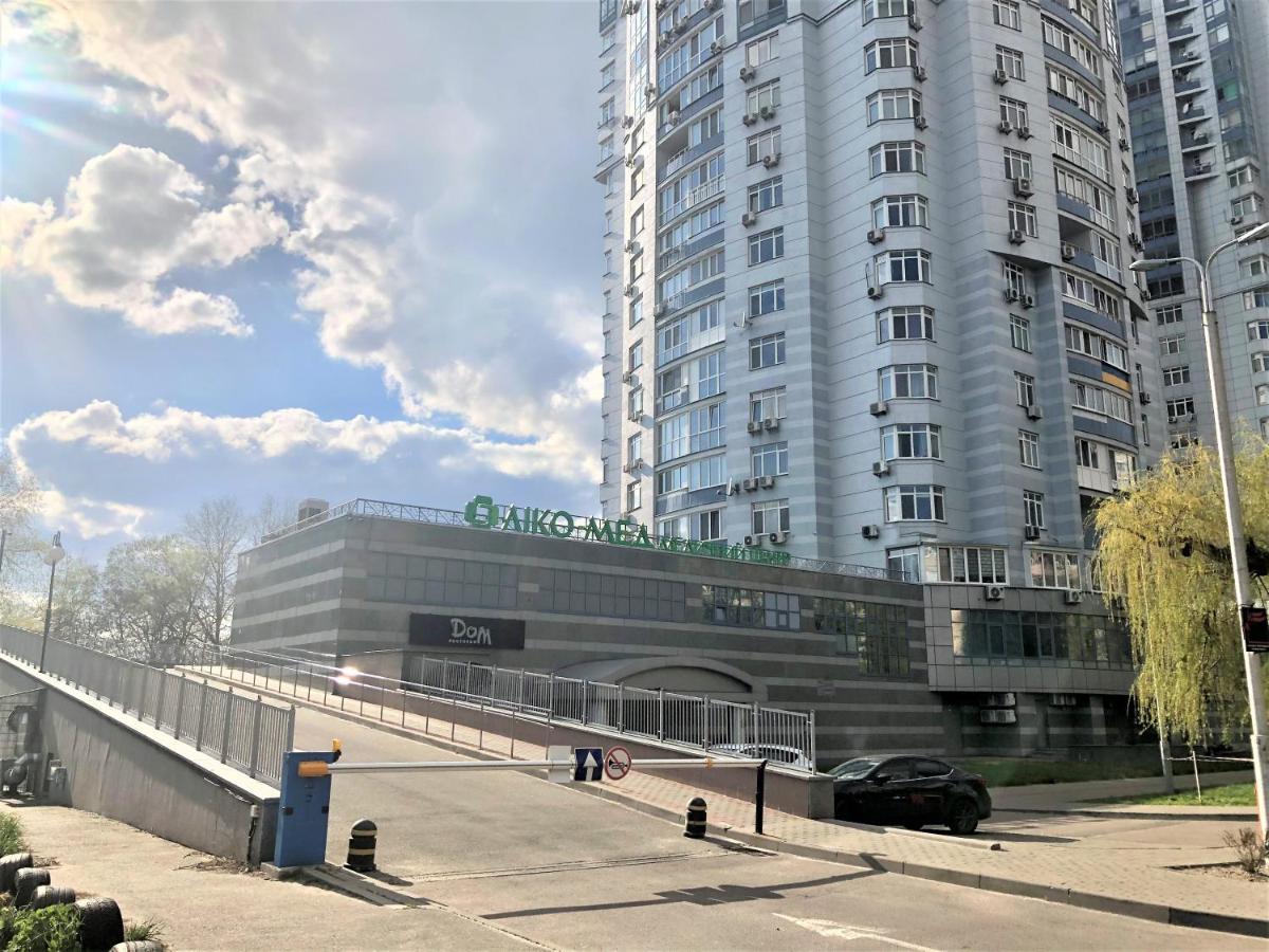 Vip Апартаменти З Видом На Озеро Kiev Esterno foto