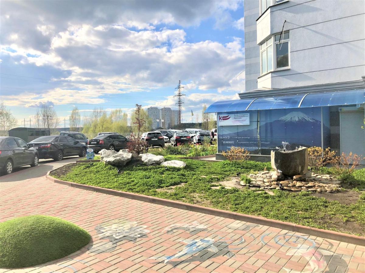 Vip Апартаменти З Видом На Озеро Kiev Esterno foto